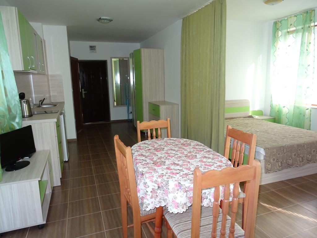 Apartments In Lotos Complex Kranevo Esterno foto